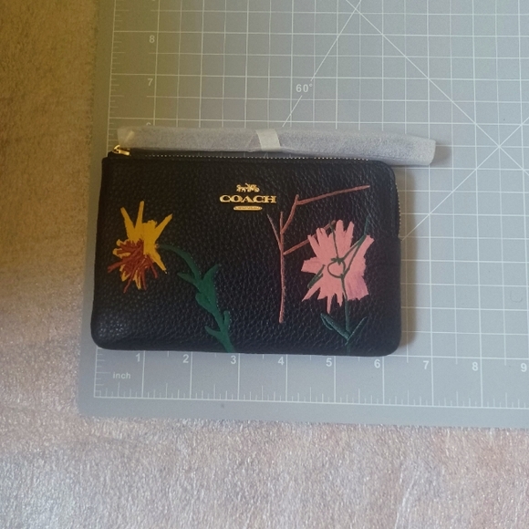 SOLD - Coach X Jean Michel Basquiat Corner Zip Wristlet -NWOT - Price Firm - Picture 10 of 11